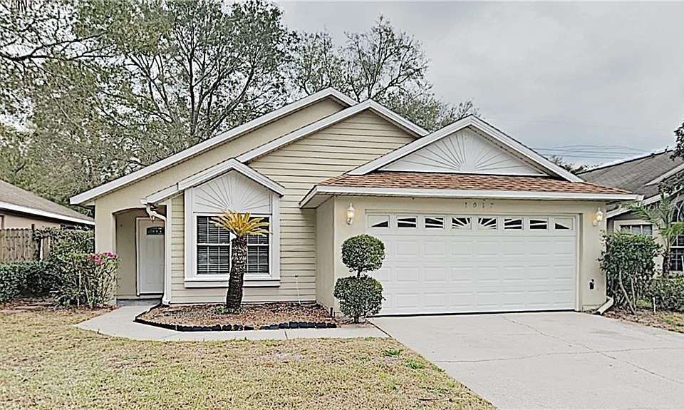 1st image of 1017 Royal Oaks Dr