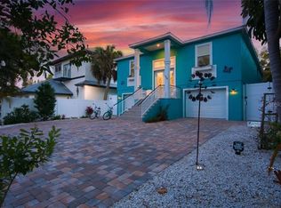 626 Avenida De Mayo, Sarasota, FL 34242