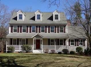 17 Woodbine Dr, Londonderry, NH 03053