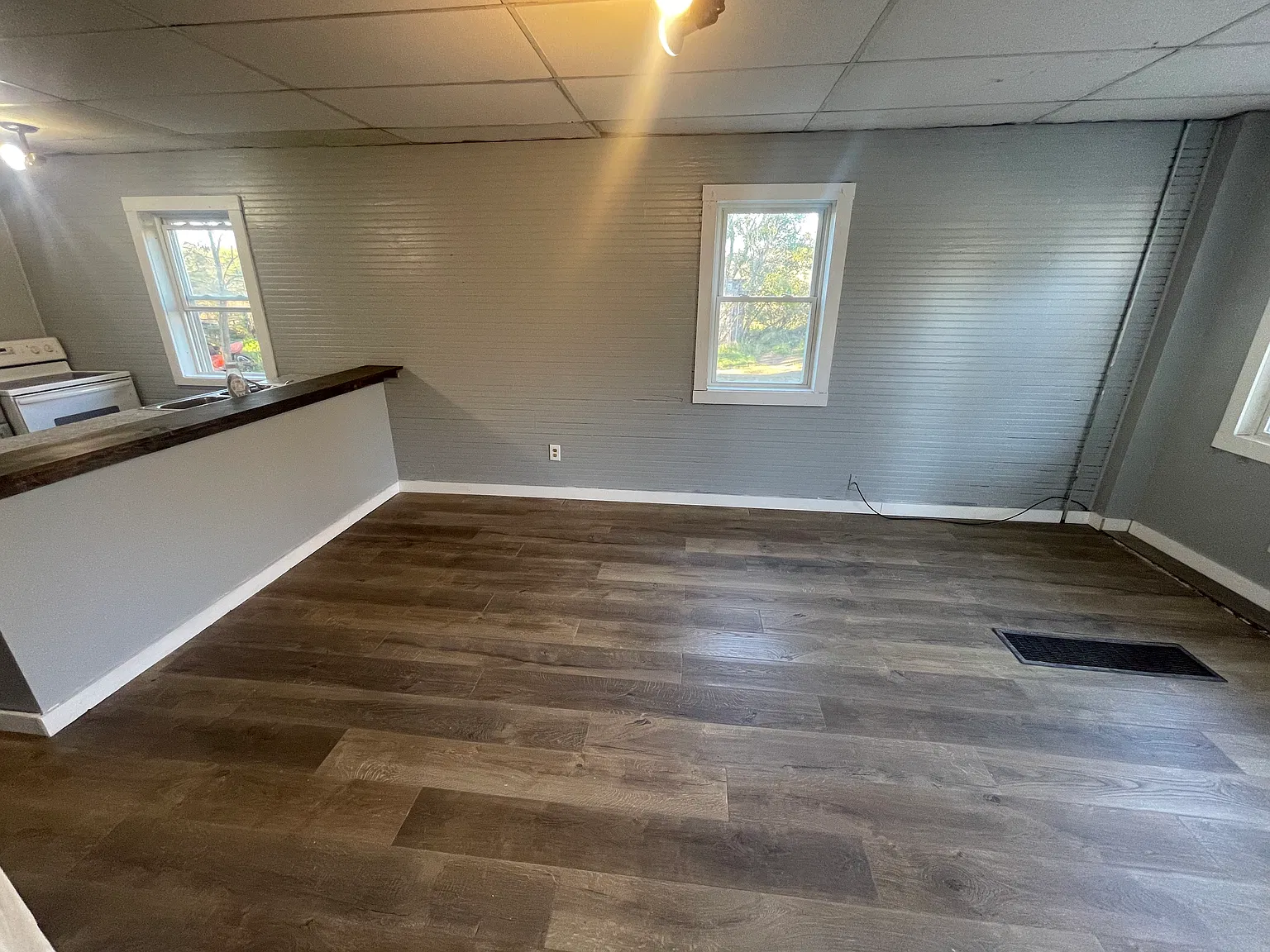 3 bed, 1.5 bath, 1200 sqft, $1,295 — Photo 2