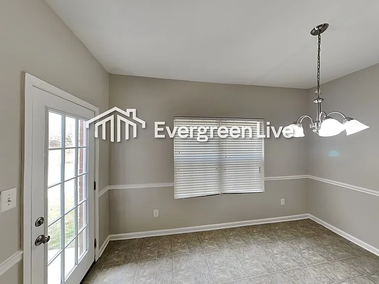 5060 Pioneer Pkwy — Photo 5