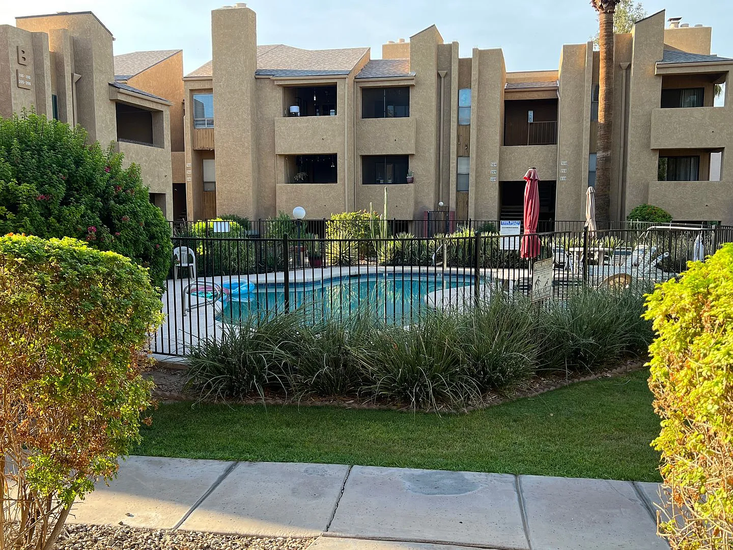 Scottsdale Remodeled Condo 1Bed/1Bath Overlooking Pool — Photo 2