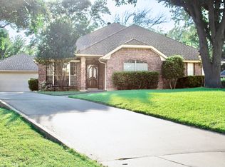 7508 Aspen Wood Cir, Fort Worth, TX 76132