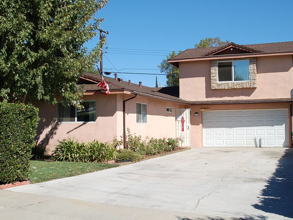 5 Bedrooms/3 Baths