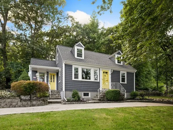 755 Walnut St, Lynnfield, MA 01940