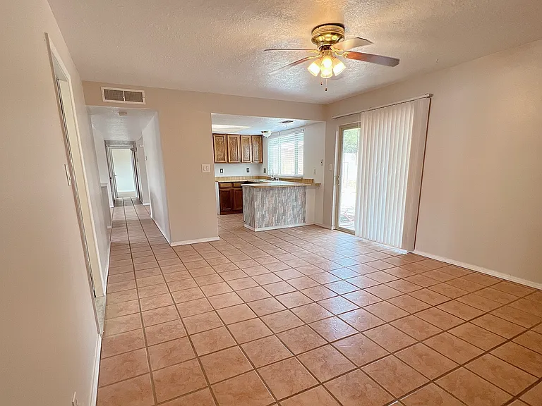 7304 Christy Ave NE — Photo 10