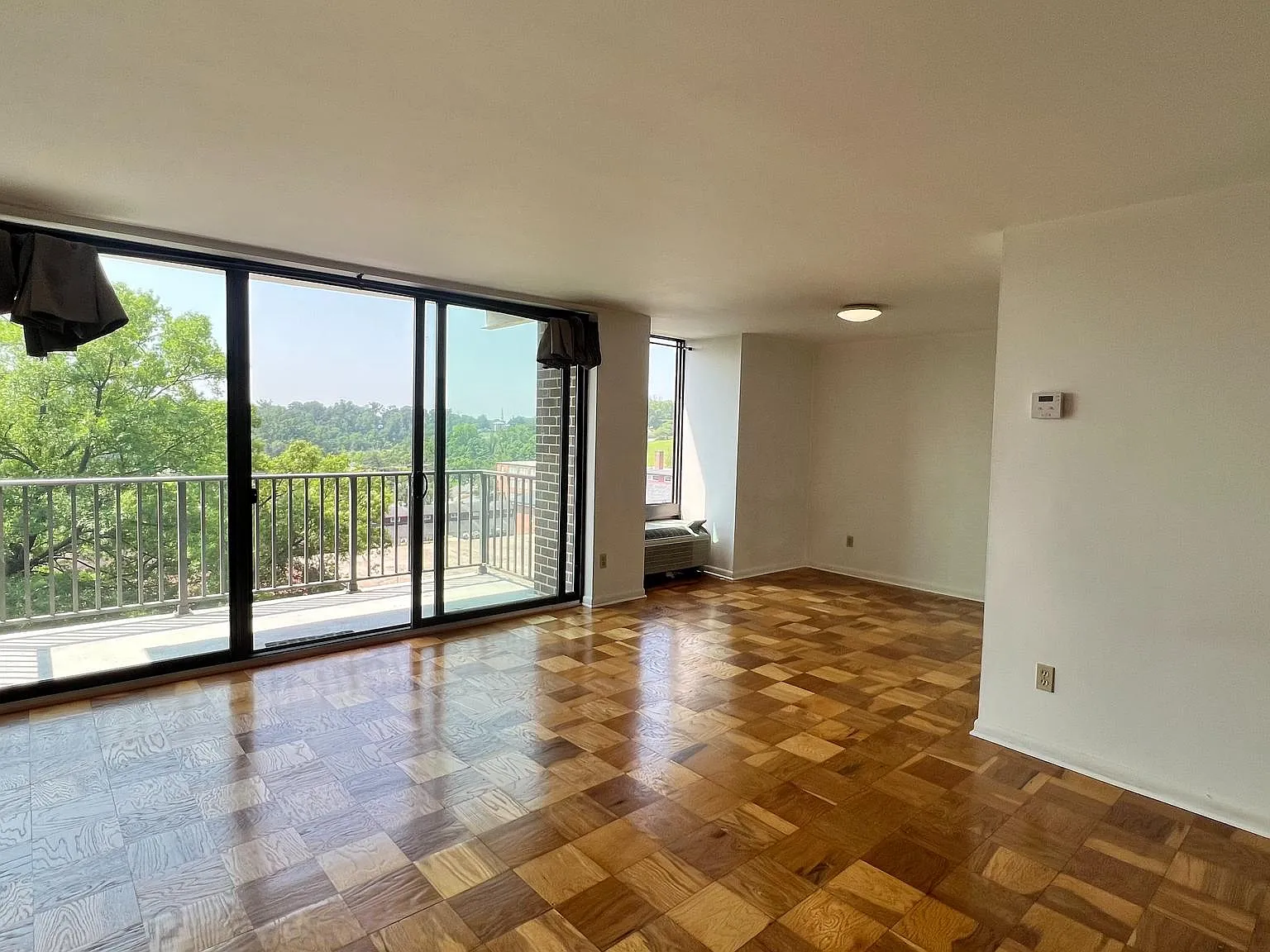 1510 Condominium — Photo 2