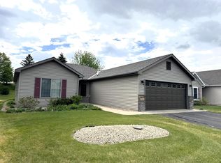 106 Weeping Willow Cir, Waite Park, MN 56387