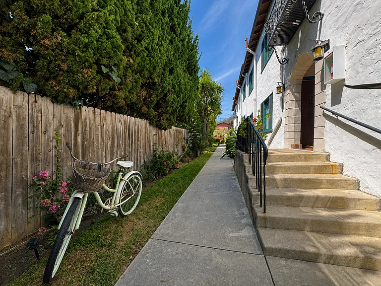 1237 E Santa Clara St — Photo 20