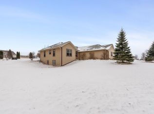 1900 Hillside ROAD, Slinger, WI 53086