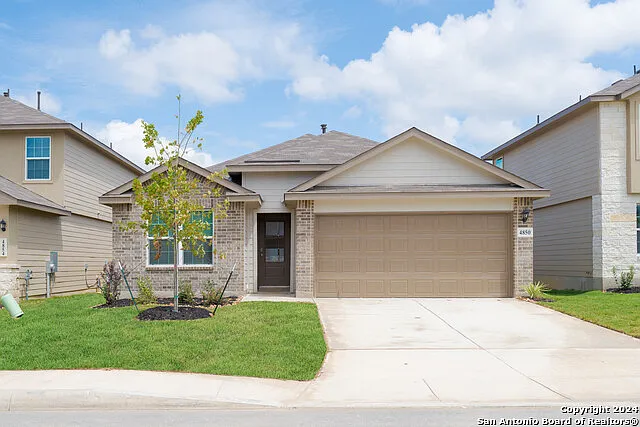 3 bed, 2.0 bath, 1650 sqft, $1,900 — Photo 1