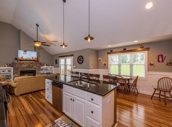 5th image of 1050 Willow Oak Dr