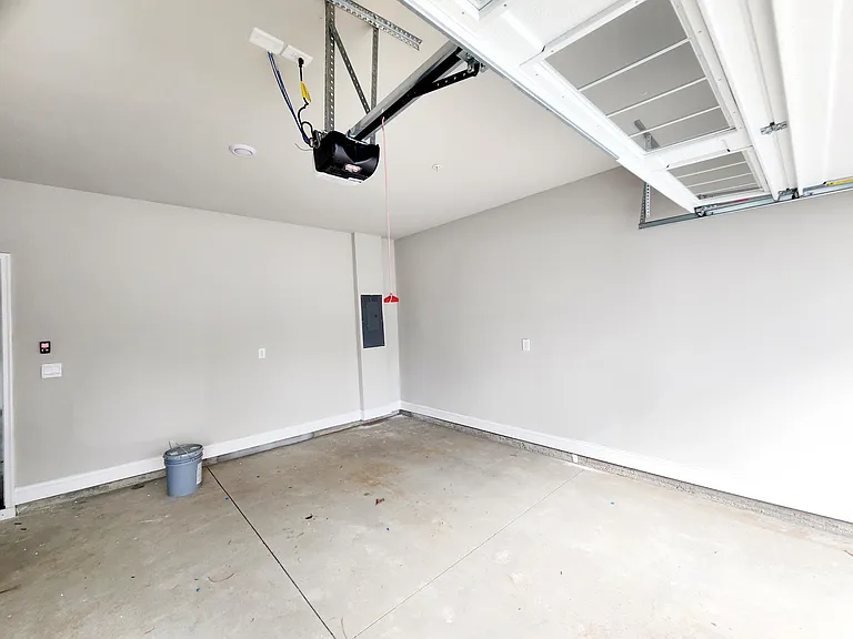 1054 Knoxboro Ln — Photo 16