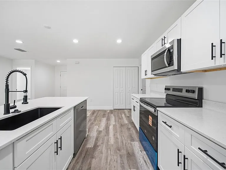 17180 Drayton Ln — Photo 11