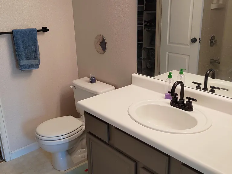 1505 Point Dr — Photo 8