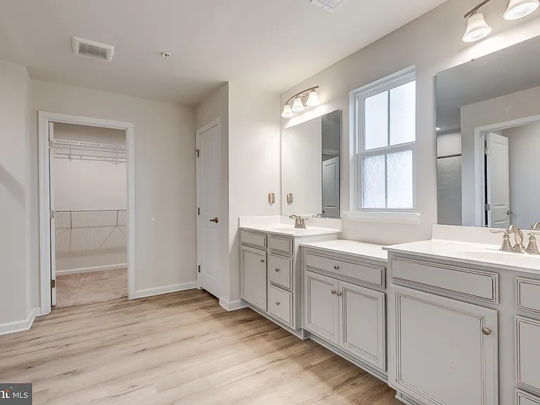112 Sherman Way — Photo 29