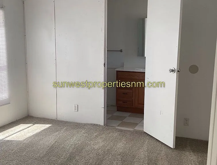 1310 Sanchez Ln — Photo 17