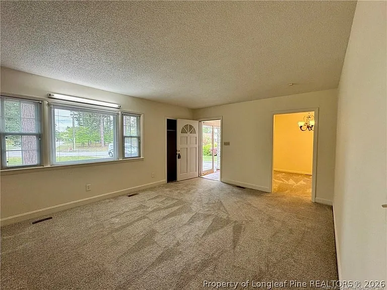 400 Harrill St — Photo 4