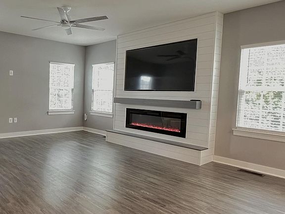 5th image of 9302 Wood Creek Cir