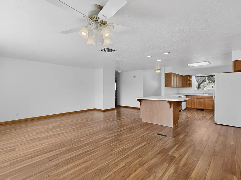 9912 Dorothy Pl NE — Photo 15