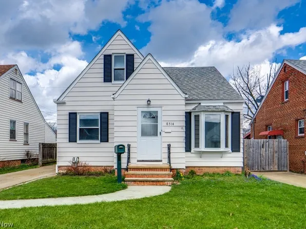 8514 Deerfield Dr, Parma, OH 44129