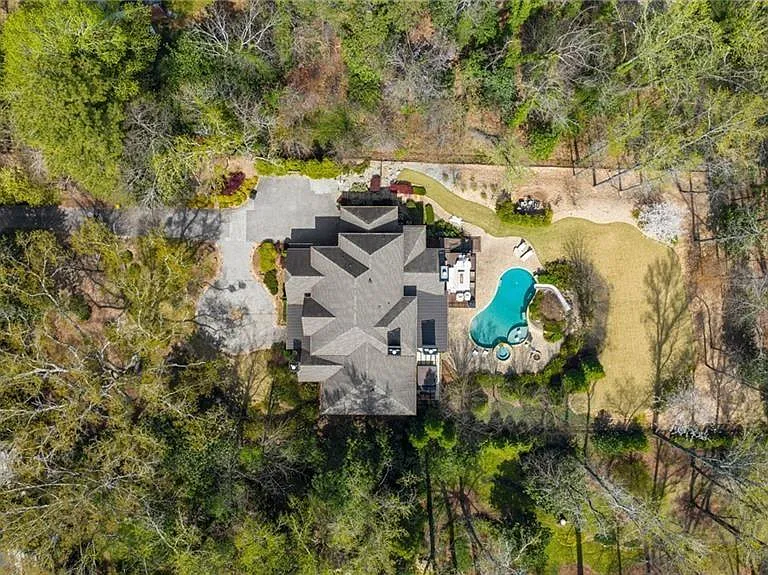 5265 Peachtree Dunwoody Rd — Photo 84