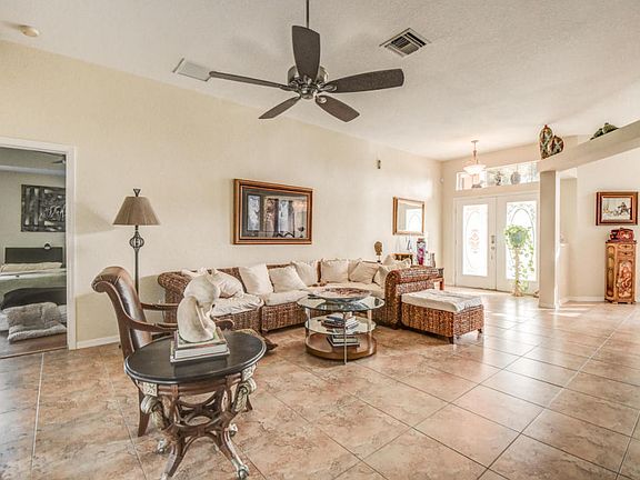 5th image of 5810 NW Carr Ct
