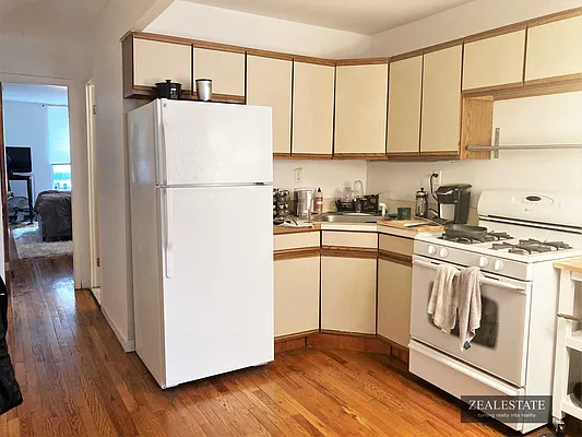 Rented by ZealEstate Group Inc | media 9