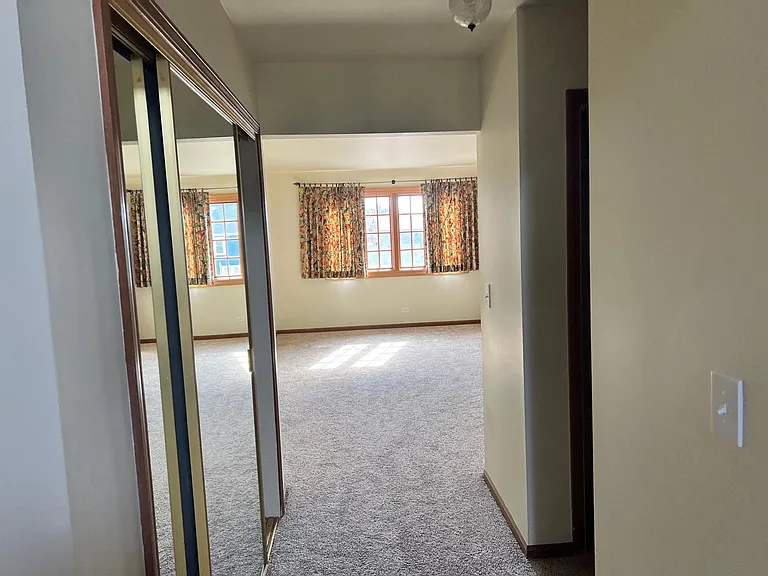 1858 Princeton Cir — Photo 20