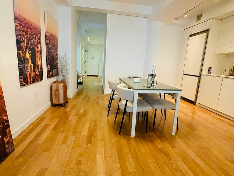 90 William St #11F — Photo 1
