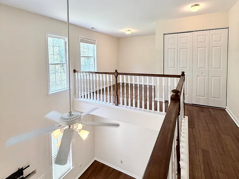 2729 E Shoreham St — Photo 27