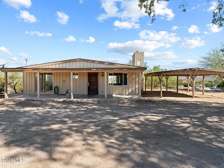 692 W Wickenburg Way #C — Photo 1