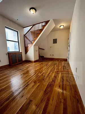 Rented by City Stop Realty | media 35