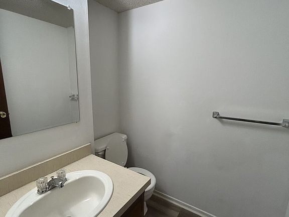 4th image of 1106-1108 S Joplin Ave #B