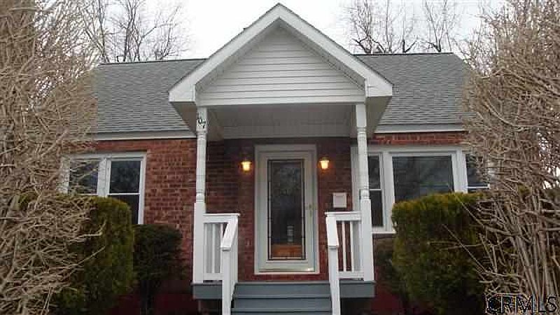 2nd image of 107 HUDSON Avenue