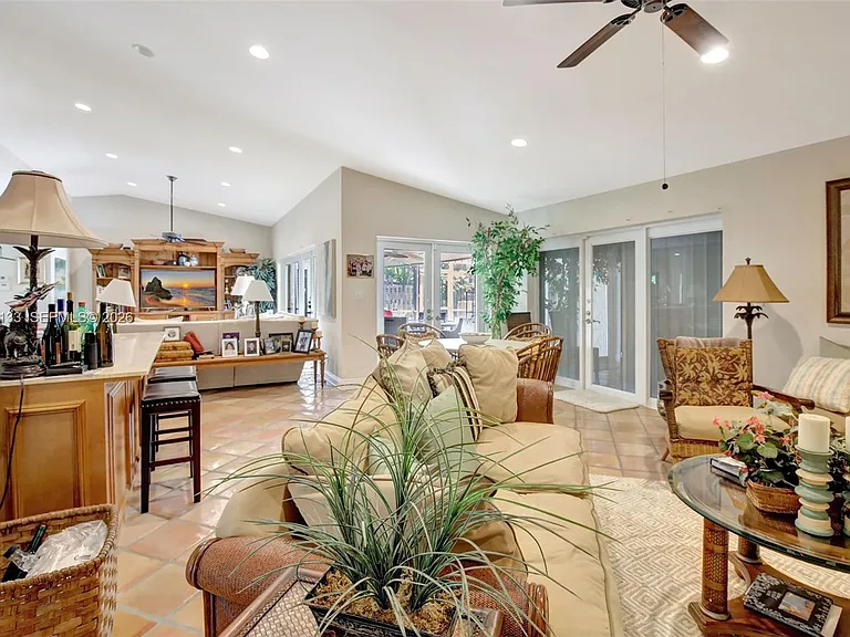 5320 SW 21st Ct — Photo 20