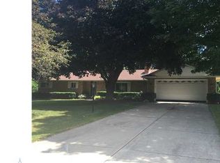 12294 Madonna Dr, Lansing, MI 48917