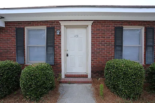 140 Lanier Dr Photo 1