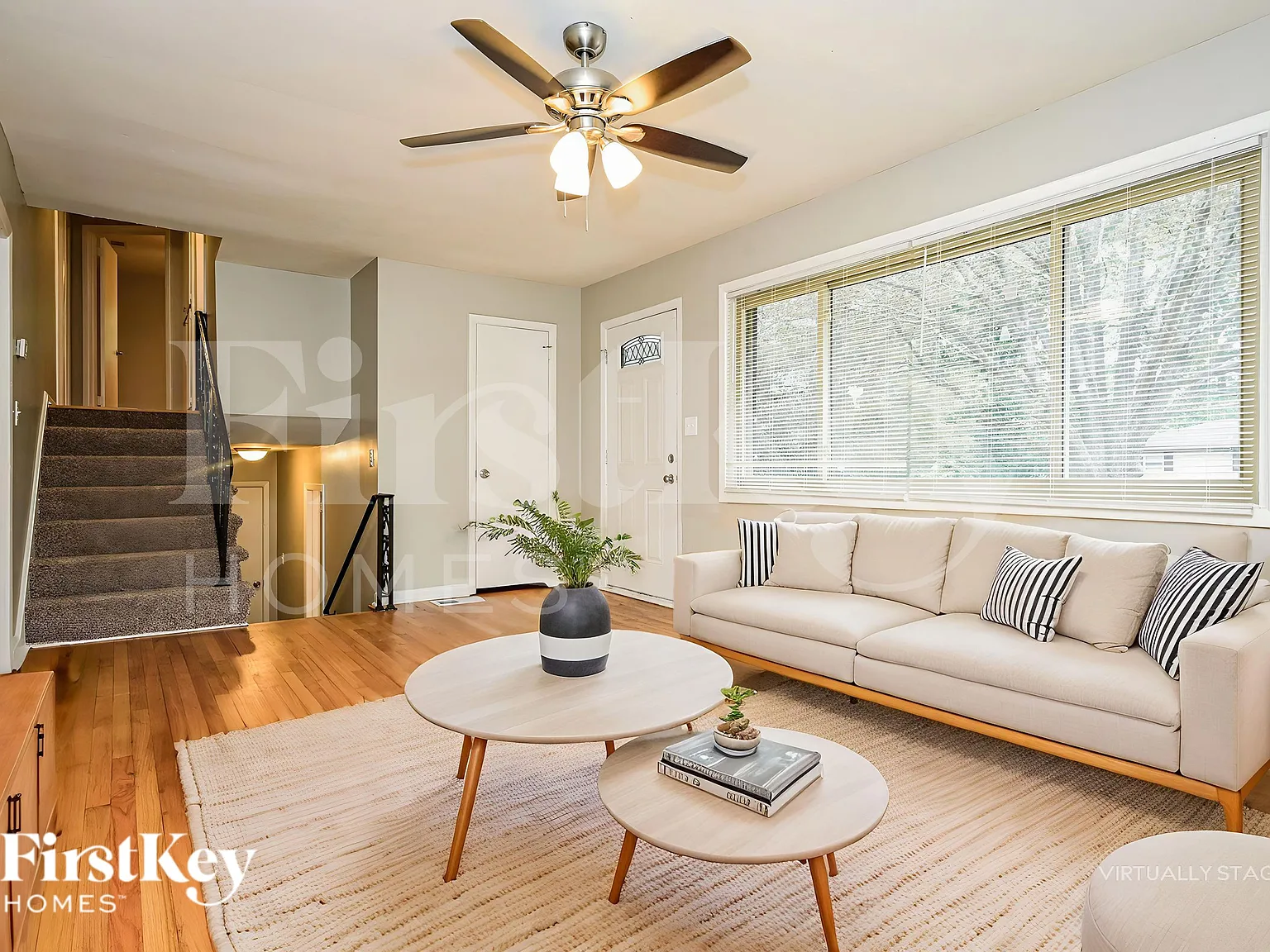4 bed, 2.0 bath, 1550 sqft, $1,990 — Photo 3