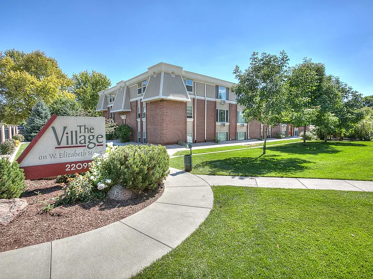 Village on Elizabeth — Photo 1