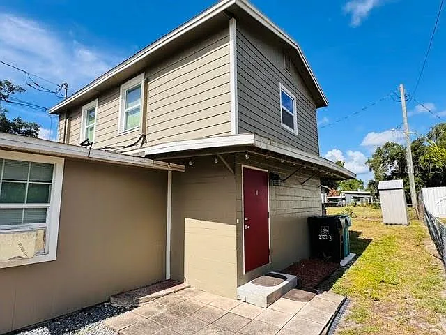 2 bed, 1.0 bath, 800 sqft, $1,195 — Photo 2