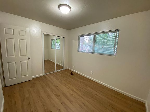 3rd image of 148 Sierra Dr #21