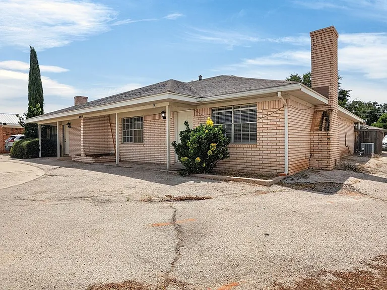 2615 Haynes Dr #B — Photo 2