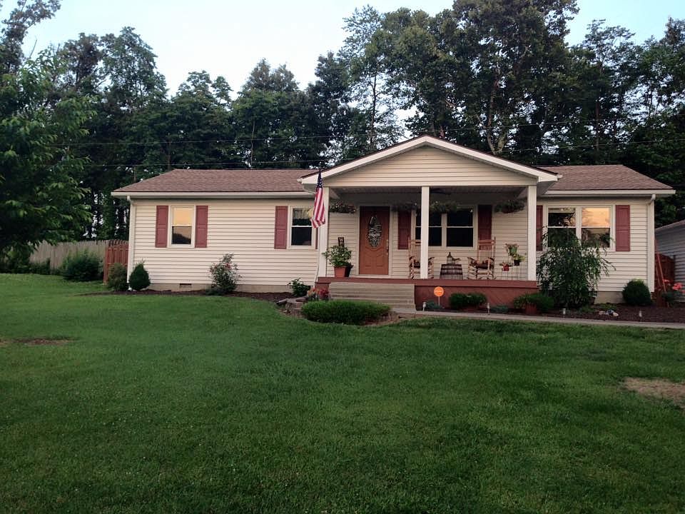 1st image of 320 Iron Mtn E