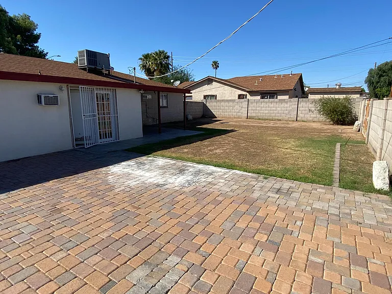 5631 N 29th Dr — Photo 16