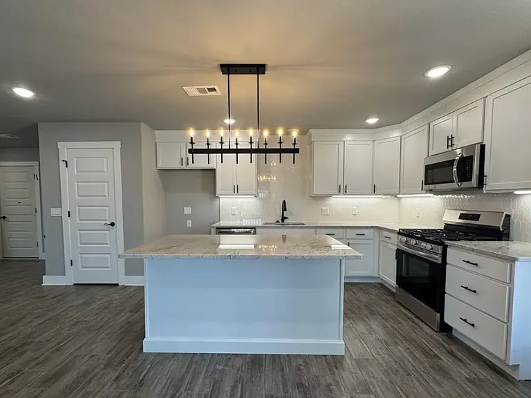 4302 SW Adams Rd — Photo 13