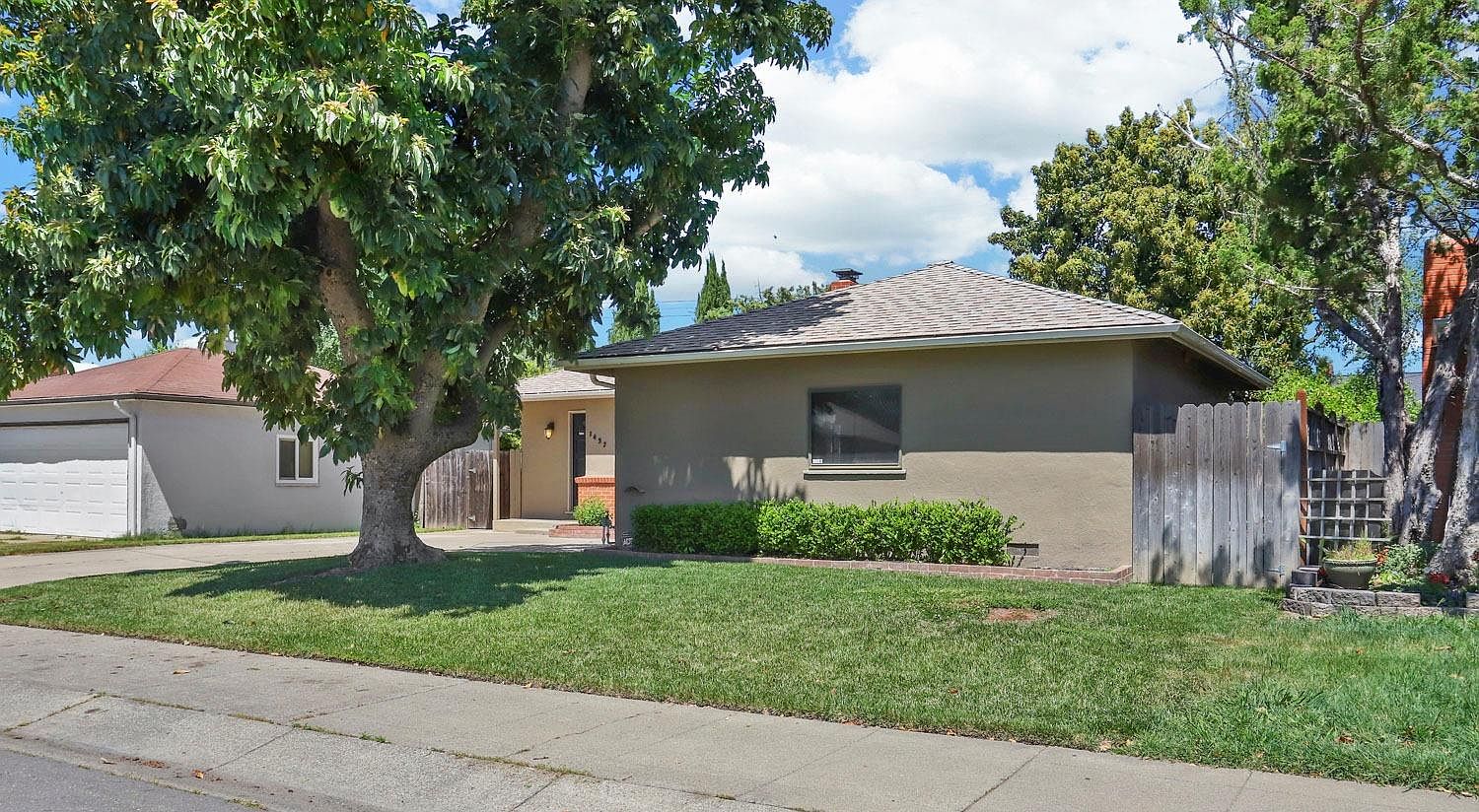 1437 W Locust St, Lodi, CA 95242 Zillow