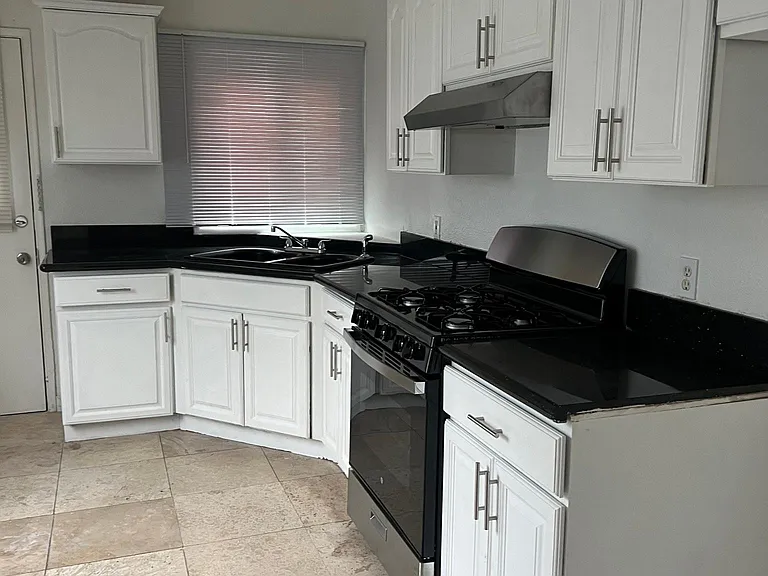 224 E Avenue 42 #1/2 — Photo 7