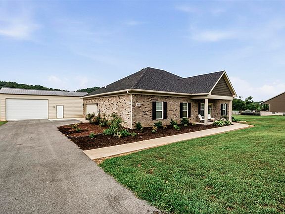 3rd image of 651 Allen Michael Ct