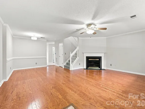 3274 Summercroft Ln, Charlotte, NC 28269